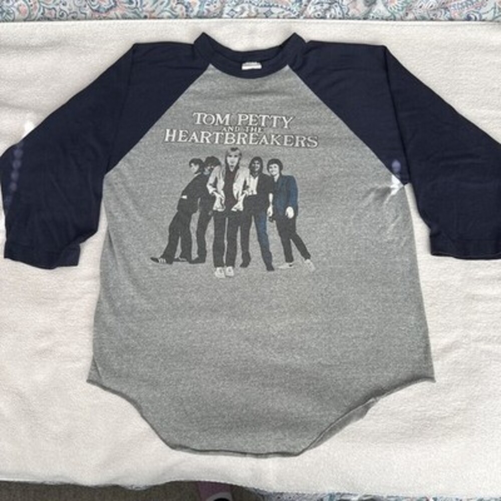 VINTAGE 1981 Tom Petty And The Heartbreakers Hard Promises Tour T-Shirt Size M
O